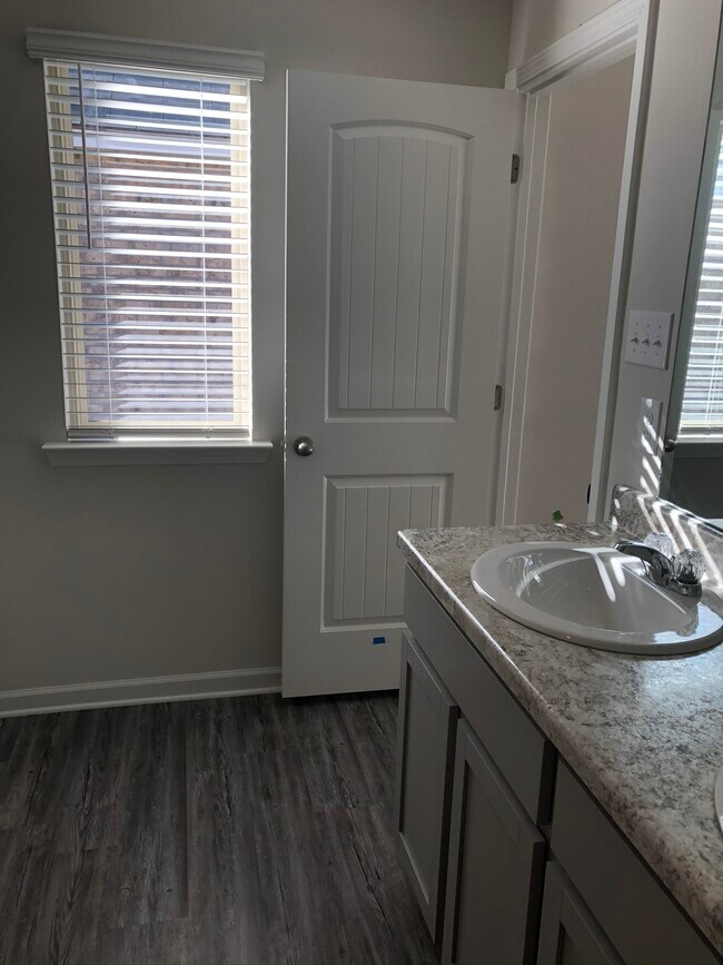 Foto del edificio - 28464 Longfellow Ln