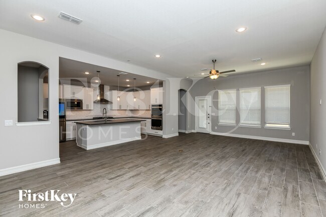 Building Photo - 937 Crest Breeze Dr