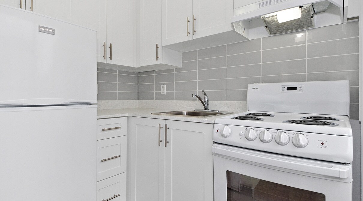 Primary Photo - Pacific Beach Apartments