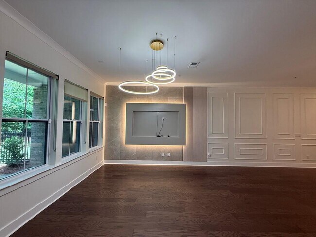 Foto del edificio - 1190 Harper Dr