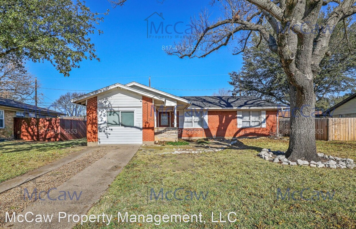 Foto principal - 3 br, 2 bath House - 1911 Hillcrest Dr.