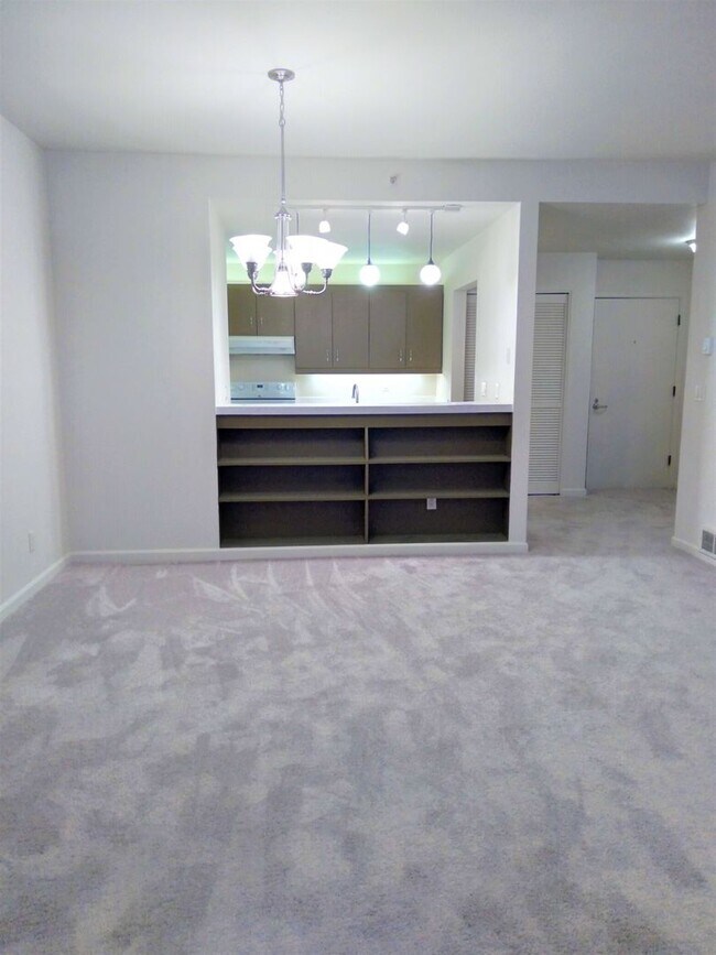 Foto del edificio - South Waterfront Beautiful 1 bed, 1 bath c...