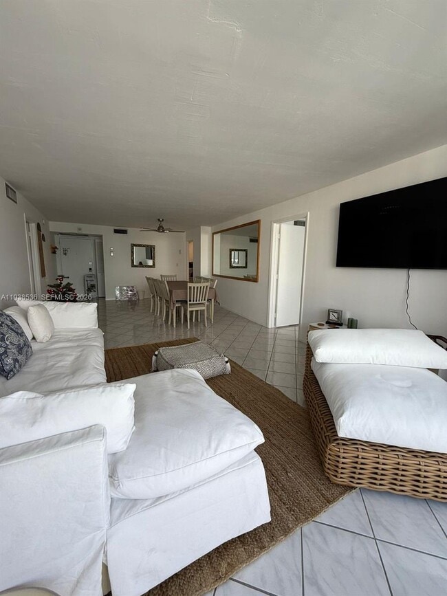 Foto del edificio - 6039 Collins Ave