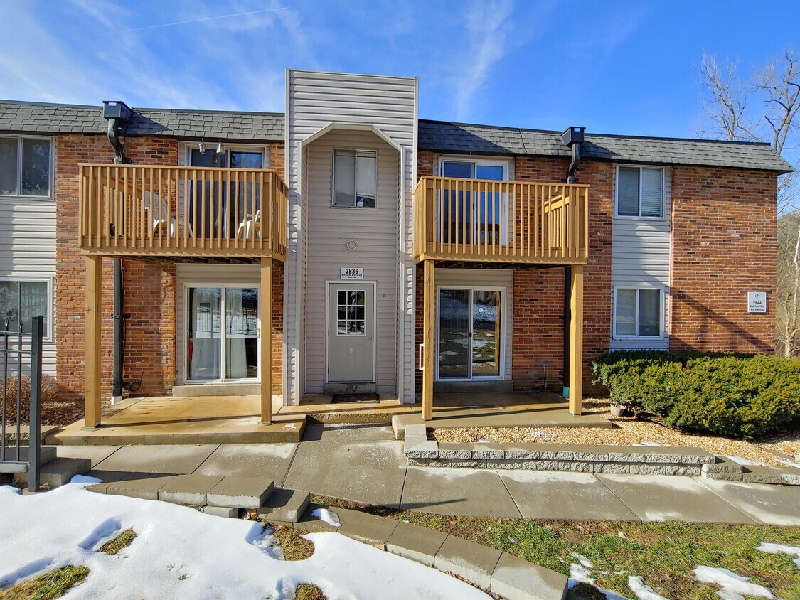 2836 Blackforest Dr, St. Louis, MO 63129 Townhome Rentals in St