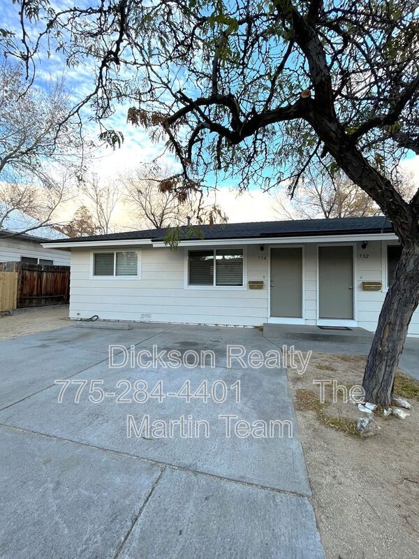Primary Photo - 734 Vine St