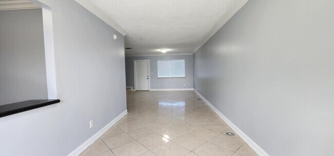 Building Photo - 2503 Seaside Dr