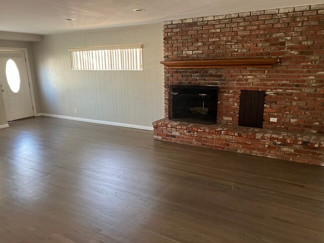 Fireplace - 517 California St