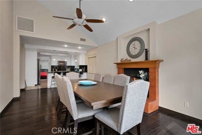 Foto del edificio - 6318 Chimineas Ave