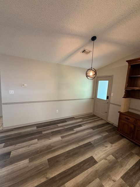 Foto del edificio - 2567 Weeping Willow Ln