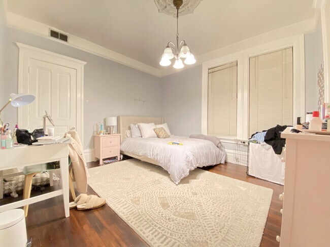 Building Photo - 680 Hayes St