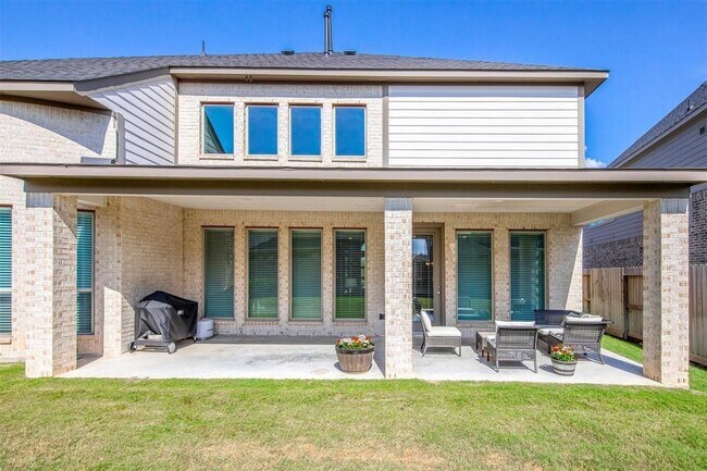 Building Photo - 3723 Lake Falls Dr
