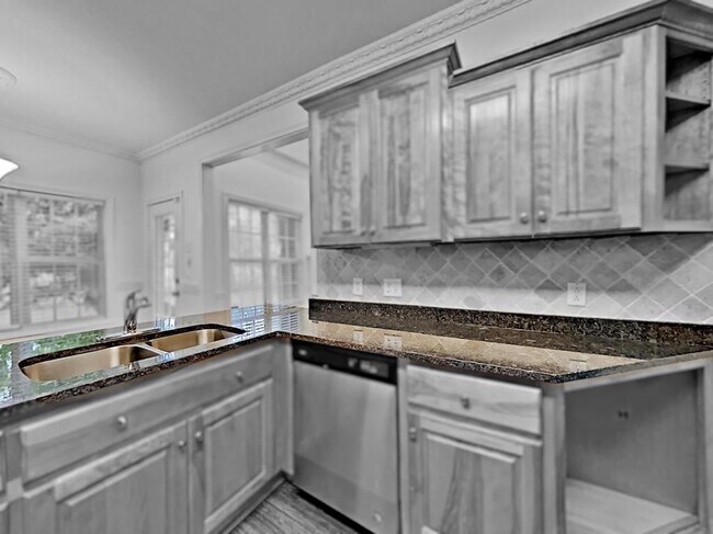 Building Photo - 17006 Lighthouse View Dr