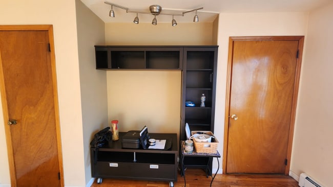 Building Photo - 508 Cross St