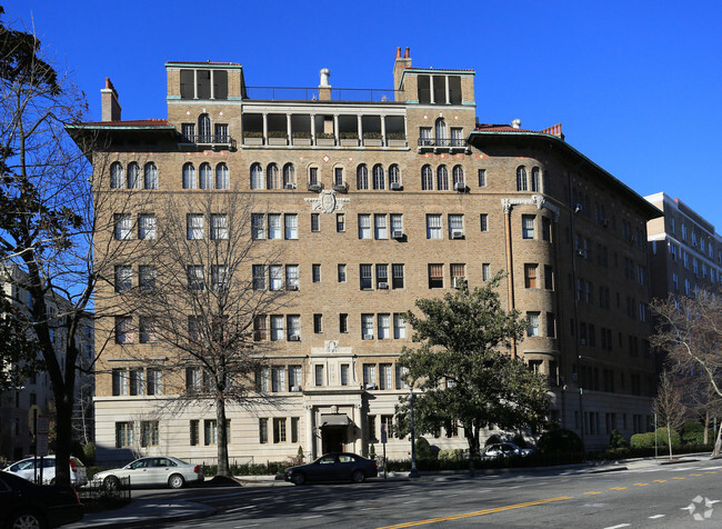 Building Photo - The Altamont