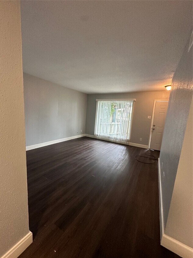 Foto principal - 5625 Antoine Dr