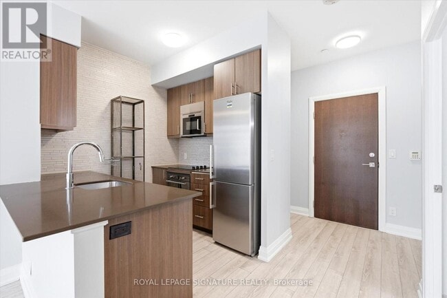 Building Photo - 6 Eva Rd