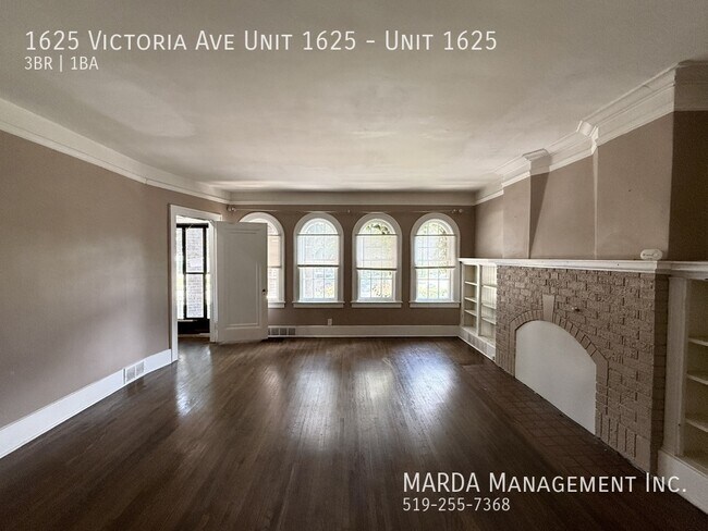 Building Photo - CHARMING 3 BED/1 BATH MAIN FLOOR UNIT + HYDRO, WATER & GAS