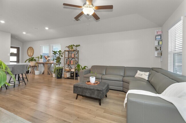 Building Photo - 18544 Meadow Point Ln