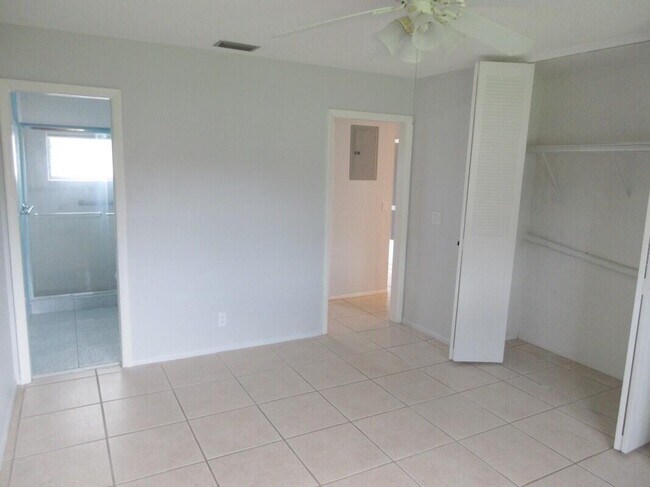 Foto del edificio - 2572 Emory Dr W