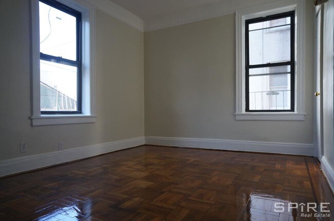 Building Photo - 115 Avenue S