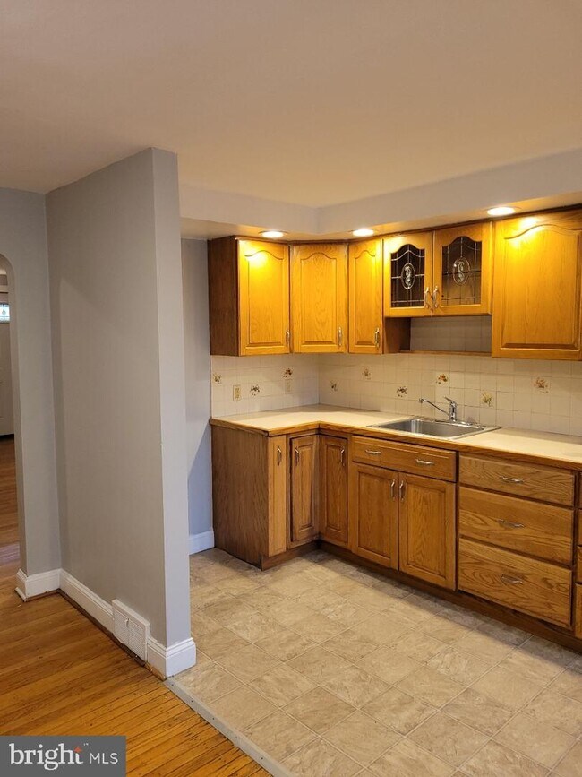 Building Photo - 5251 Westpark Ln