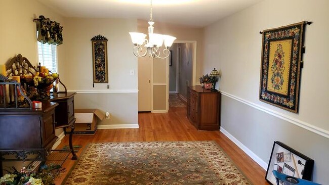 Building Photo - 3204 Whitesburg Dr