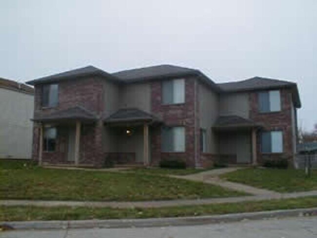 Foto del edificio - 3319-3323 S. Fairway