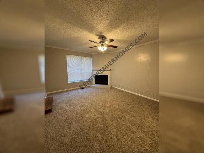 Building Photo - 500 Springwood Dr