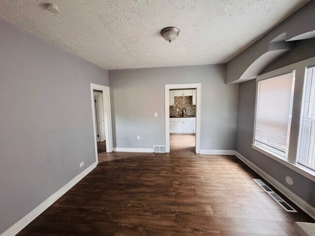 Foto del edificio - 4013 E 131st St