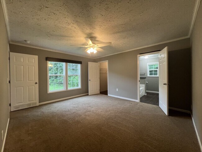 Foto del edificio - 305 Caseybrook Ct