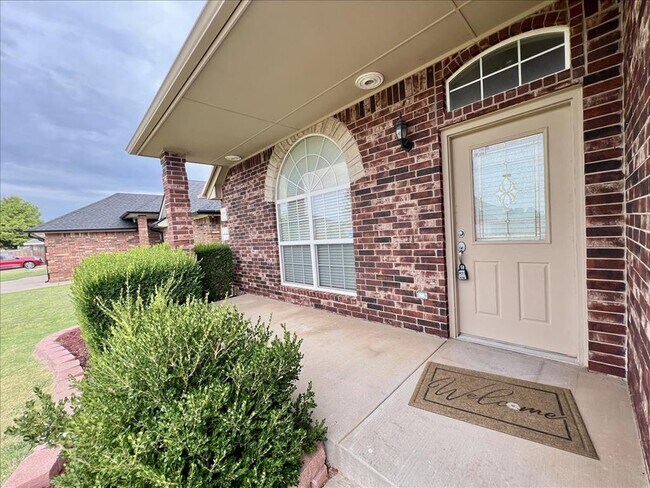 Building Photo - 2205 SW 93rd Pl