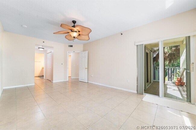 Building Photo - 2901 Riverside Dr