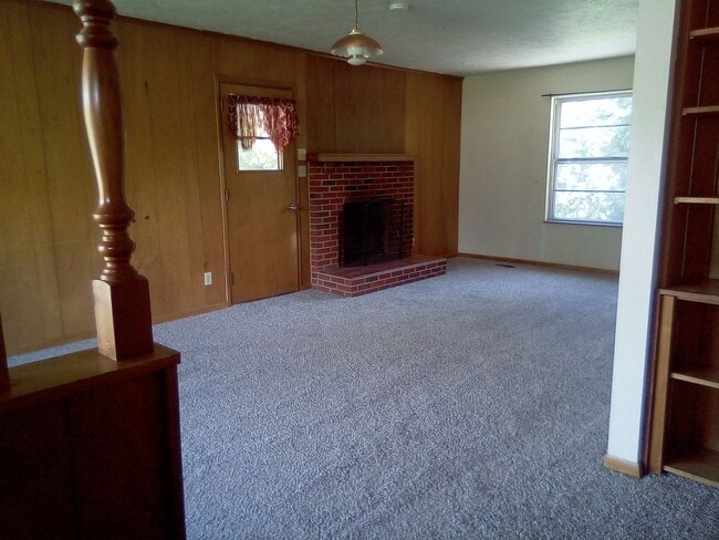 Foto del edificio - Knoxville 37918 - Beautiful 3 bedroom, 1.5 bath, brick rancher - Call Sharon Arnwine (865) 313-7215