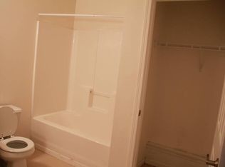Bathroom - 943 Apadana Ct