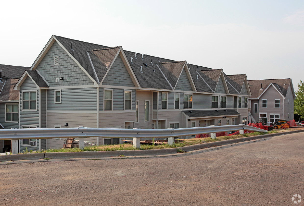 Building Photo - East Side Commons