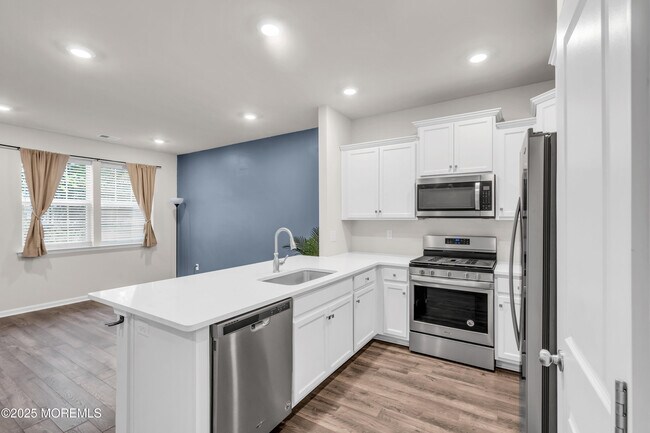 Foto del edificio - 19 Katherine Dr