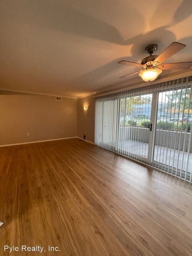 Foto del edificio - 2 br, 2 bath House - 1012 Autumn Woods Lan...