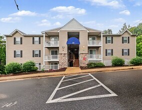 Building Photo - 33 Fern Oak Cir
