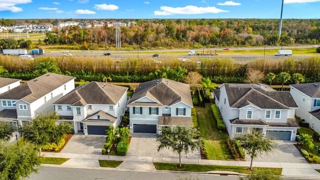 Building Photo - 8 Bedrooms 7 baths on a resort community