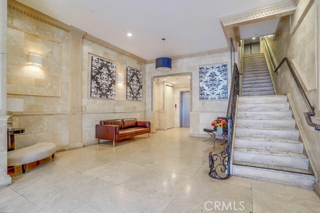 Foto del edificio - 35 N Raymond Ave