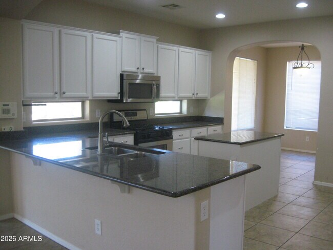 Building Photo - 12616 W Blackstone Ln