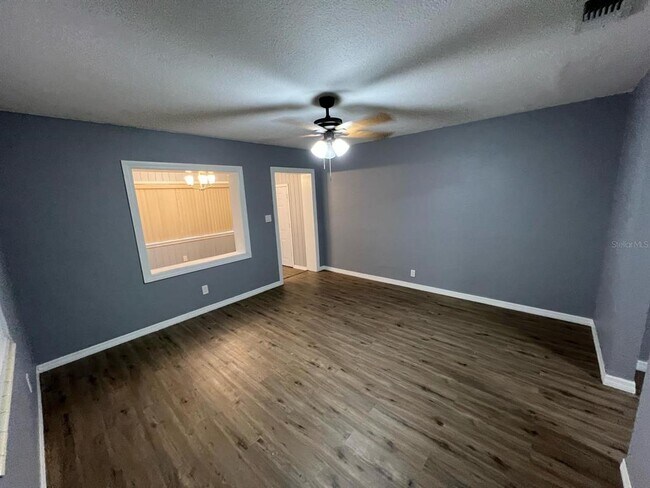 Foto del edificio - 801 E Lake Ave