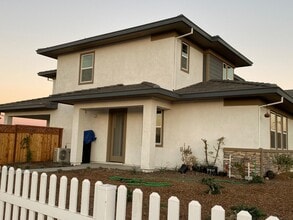 Building Photo - 1 Pendrell Ct