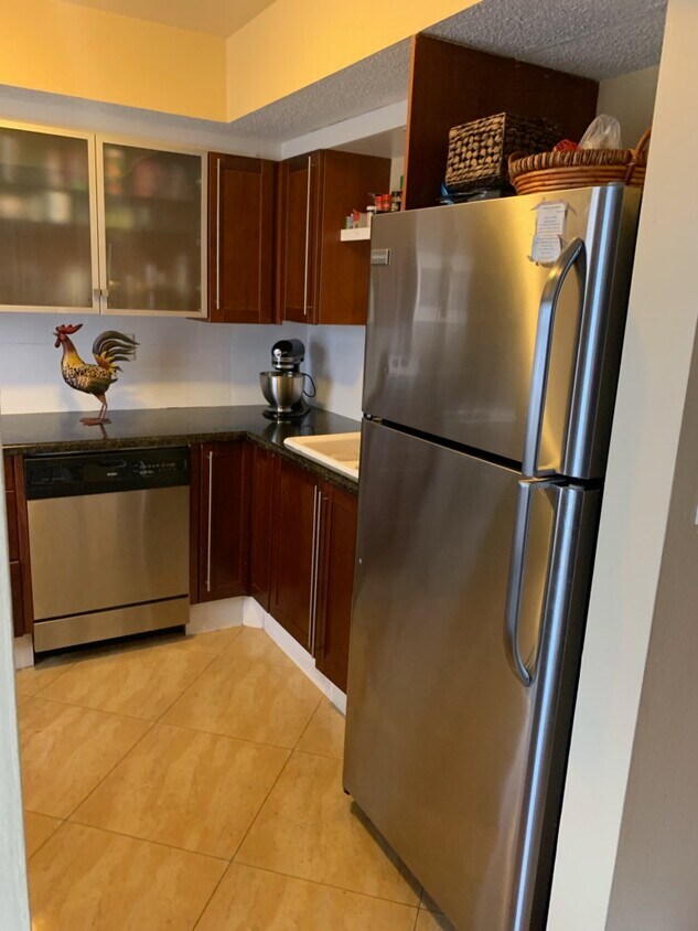 Foto principal - 9272 SW 3rd St