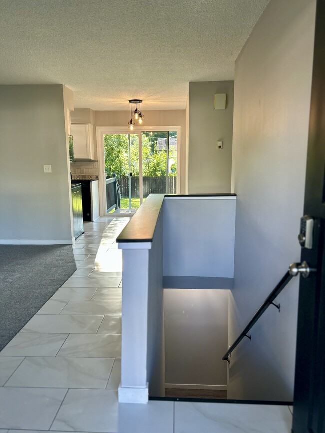 Building Photo - 414 Belle Aire Dr
