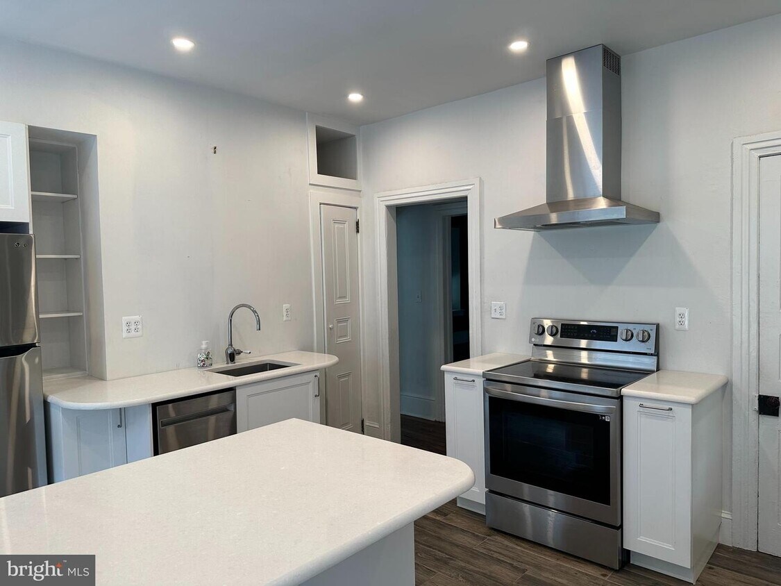 Foto principal - 851 Bondsville Rd