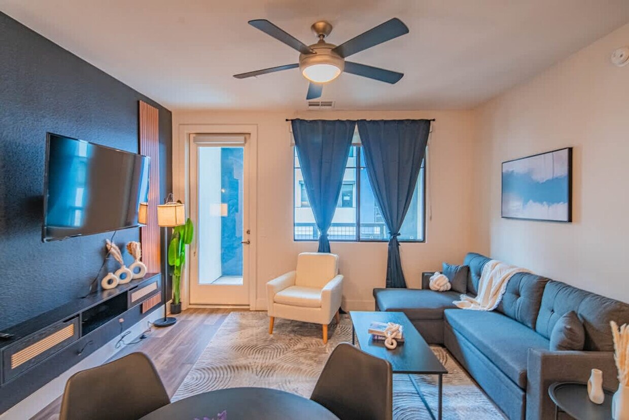 Foto principal - 15501 N Dial Blvd