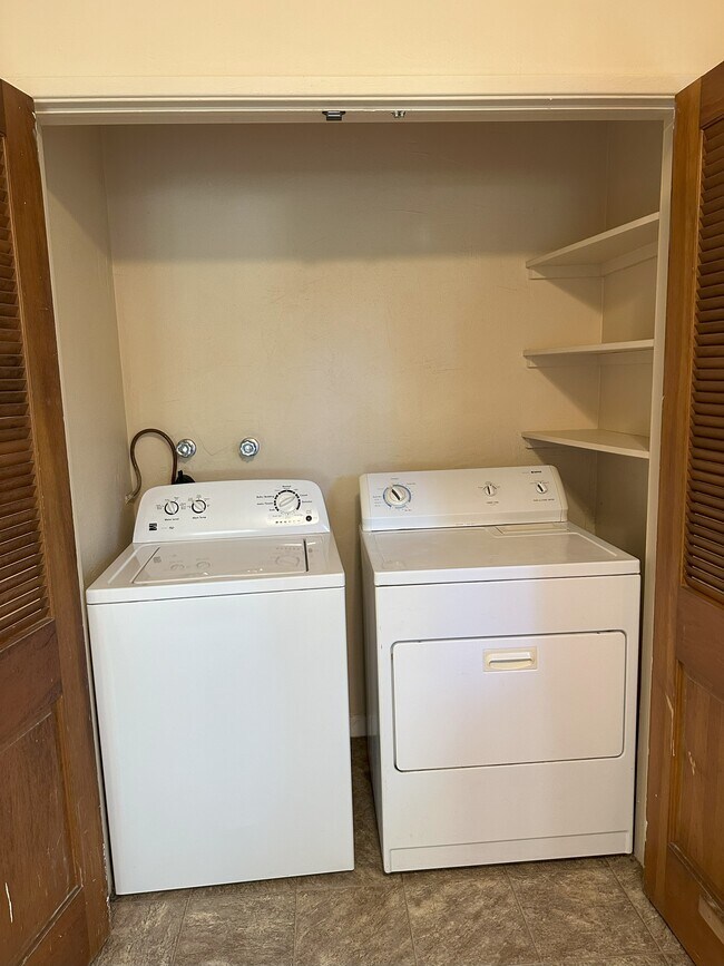 Foto del edificio - 453 Grandview Dr