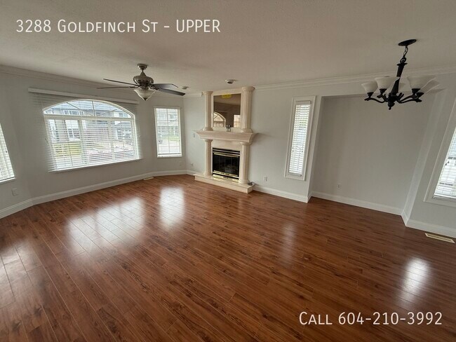 Photo du bâtiment - Fully Renovated West Abbotsford Home