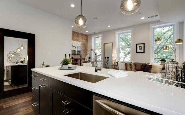 Foto del edificio - 502 Rhode Island Ave NW